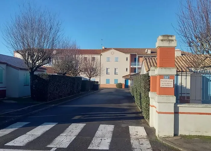 3 Pieces Proche Commerces Et Golf * Pornic